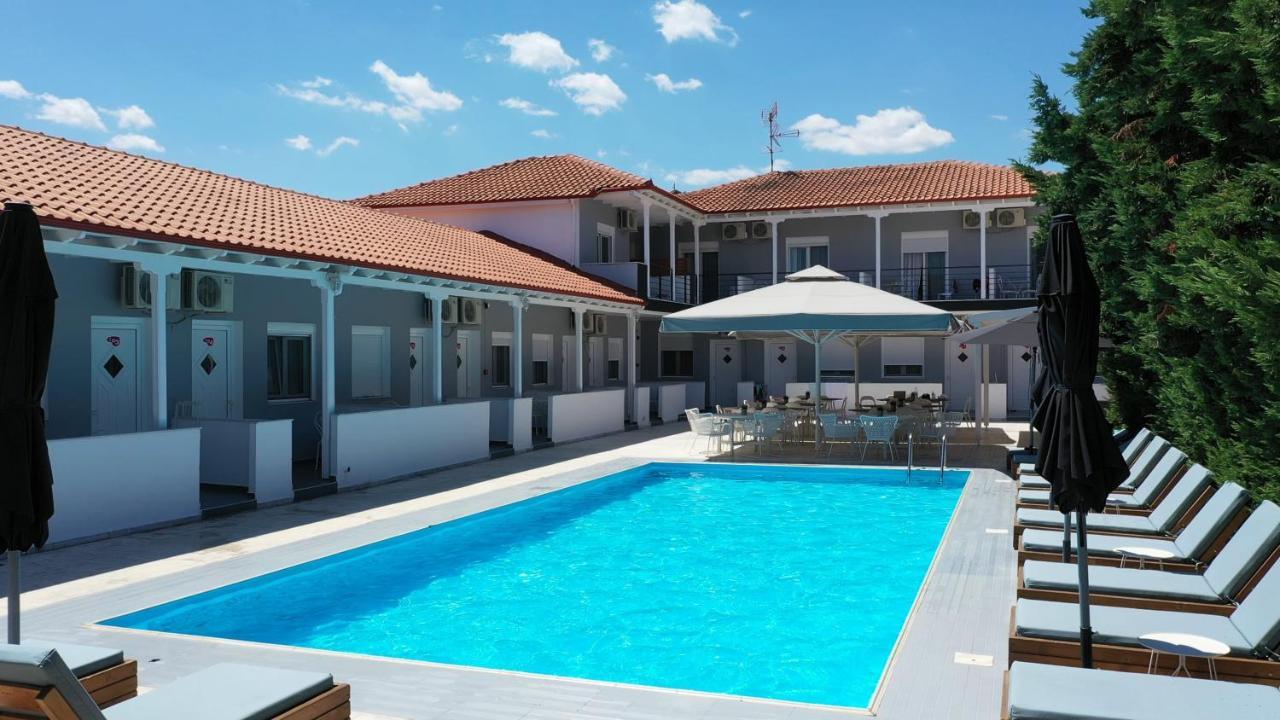 Philoxenia Suites Vrasná Exteriör bild