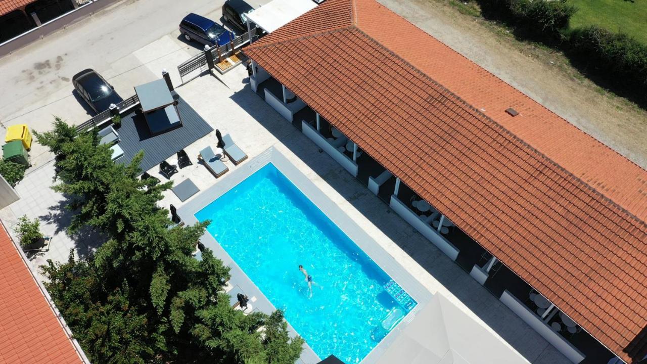 Philoxenia Suites Vrasná Exteriör bild