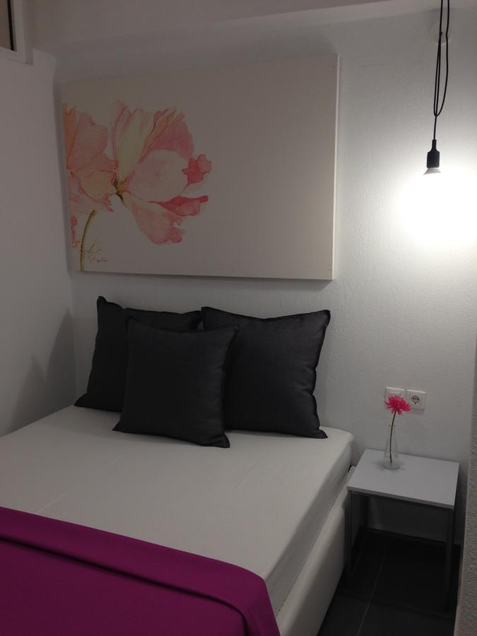 Philoxenia Suites Vrasná Exteriör bild