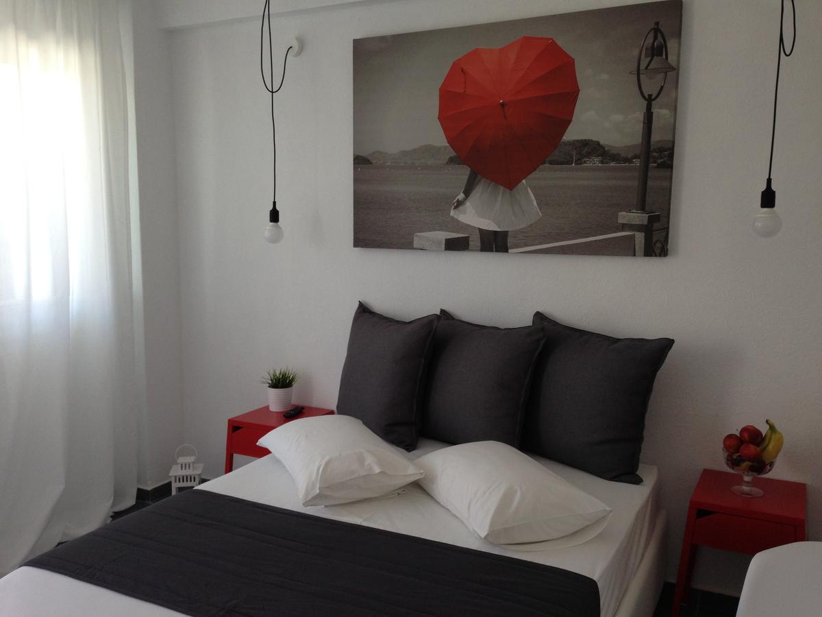 Philoxenia Suites Vrasná Exteriör bild