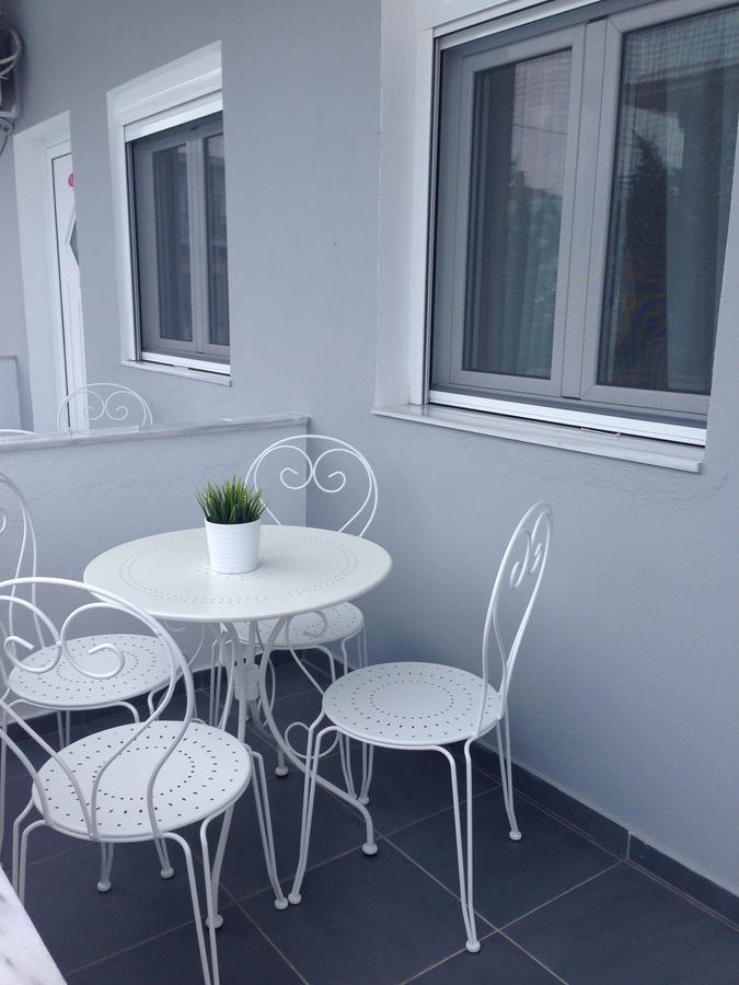 Philoxenia Suites Vrasná Exteriör bild